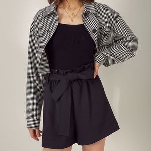 Aritzia Wilfred Front-Tie Paperbag Shorts, Black